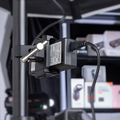 Fomito Charging Bank Universal Clip + Crab Clip